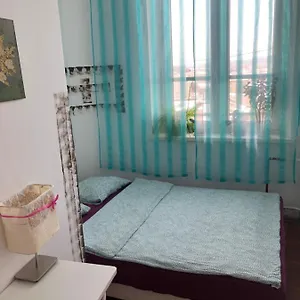 Pokoj 12e Апартаменты